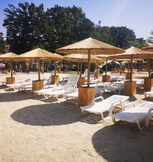 Location transat et parasol paille