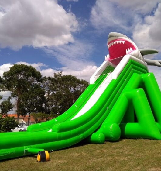 location toboggan aquatique gonflable