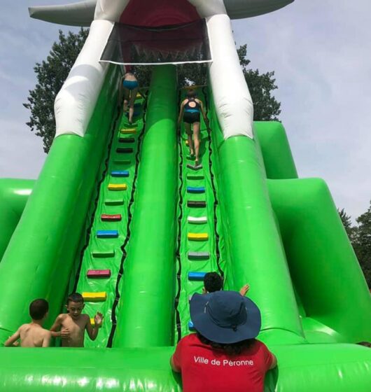 location toboggan aquatique gonflable