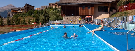 Aqua Event - Aménagement d'un village d'été avec piscine et escalade en station de ski orcieres piscine jeux été